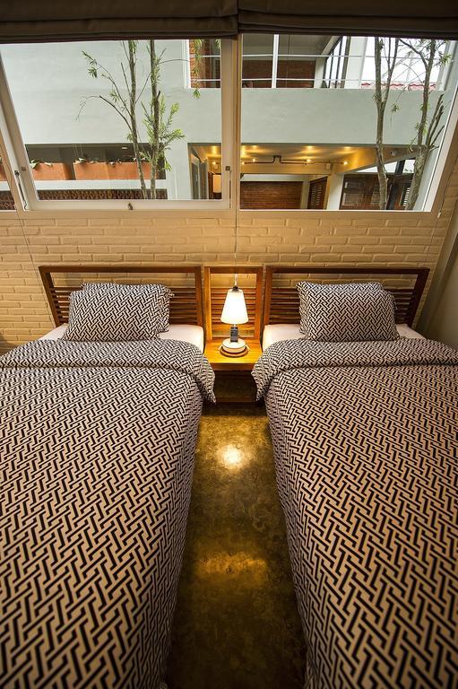 Lokal Hotel & Restaurant Kejayan Værelse billede