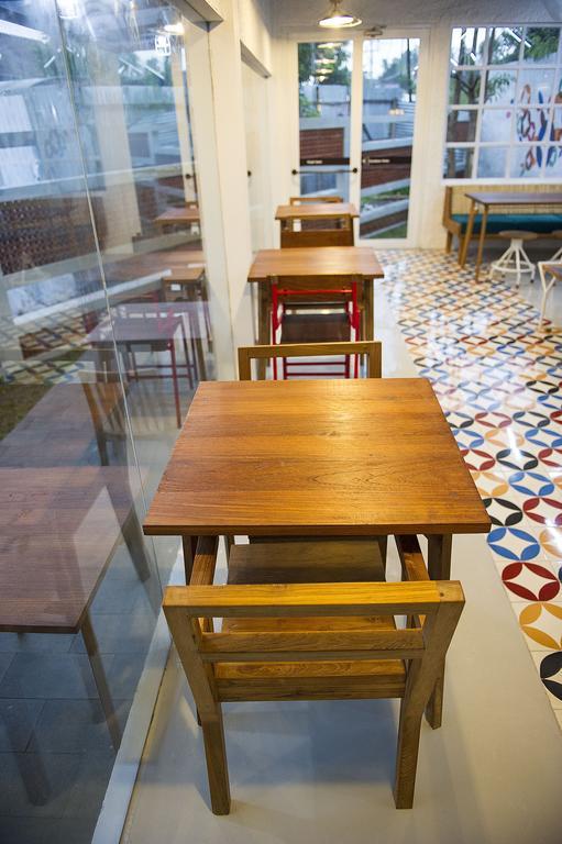 Lokal Hotel & Restaurant Kejayan Eksteriør billede
