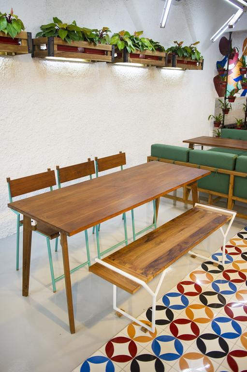 Lokal Hotel & Restaurant Kejayan Eksteriør billede